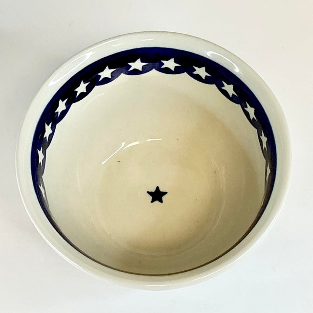 1980s 1980s Arts & Crafts Americana Stars Boleslawiec Polish Pottery Serving Bowl For Sale - Image 5 of 9