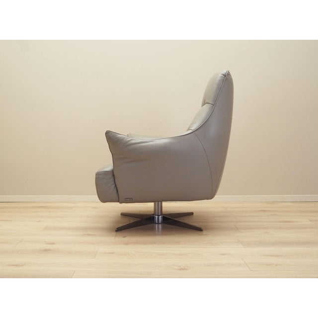 Vintage Italian Leather Swivel Chair from Natuzzi, 1990s For Sale - Image 4 of 18