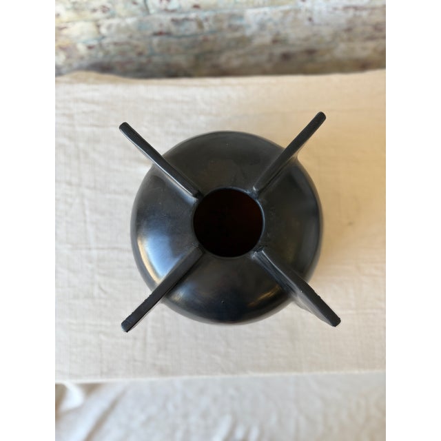 Tadelakt Round Vase Black For Sale In New York - Image 6 of 6