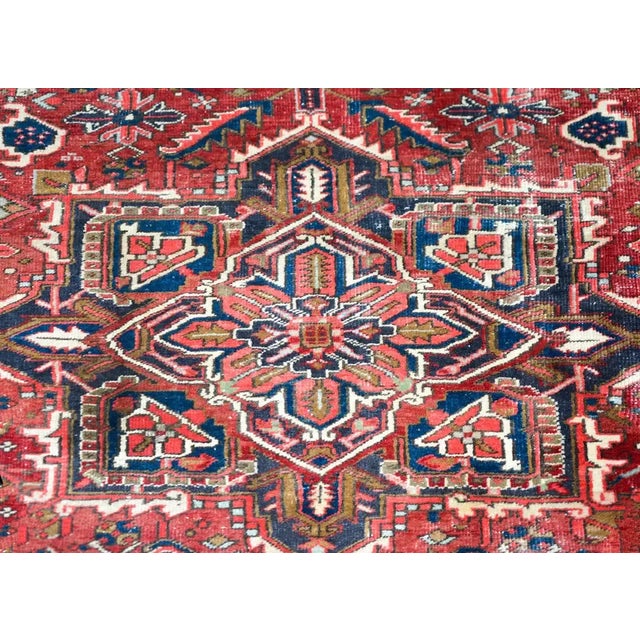 Early 20th Century Persian Heriz Rug For Sale - Image 4 of 13