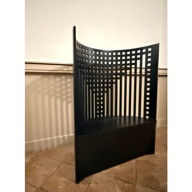 Modern Charles Rennie Mackintosh’s Willow Throne by Cassina — A Masterwork of Early Modernism For Sale - Image 3 of 6