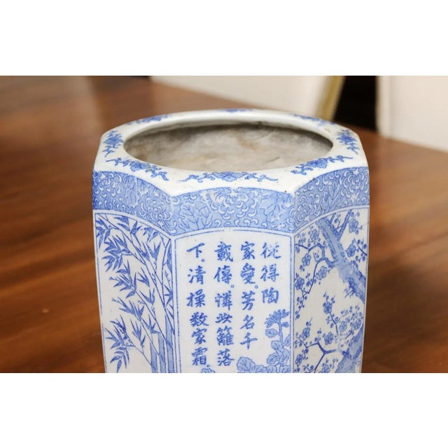 Vintage Chinese Blue & White Hexagonal Porcelain Vase with Hand-Painted Foliage Décor For Sale In Atlanta - Image 6 of 13