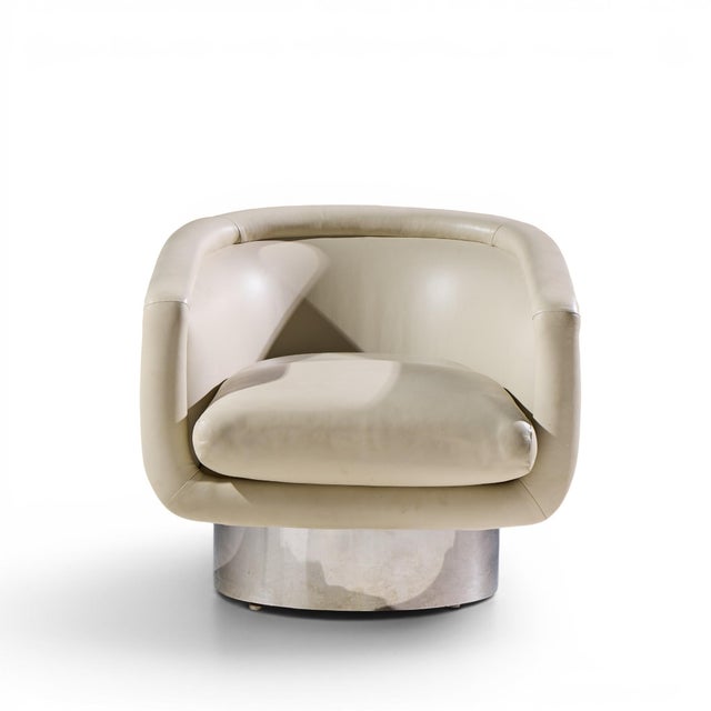Leon Rosen for Pace Mid Century Chrome Swivel Lounge Chair This chair measures: 30 wide x 29 deep x 28.5 high, with a seat...