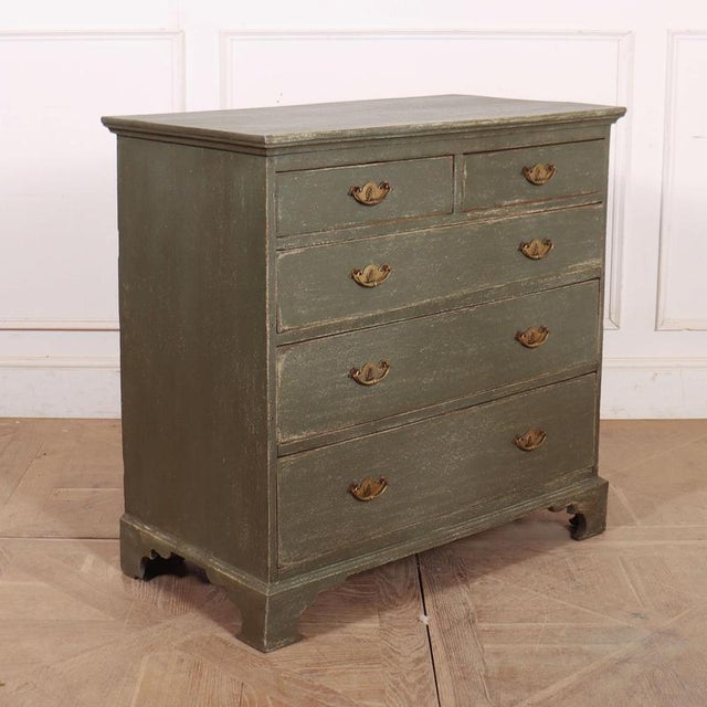 Wood English Painted Chest of Drawers in Pine For Sale - Image 7 of 11