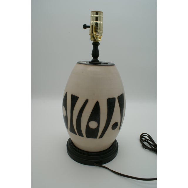 Contemporary Late 20th Century Black & Ivory Geometric Chulucanas Pottery Lamp – Egg Shape Inca Style For Sale - Image 3 of 7