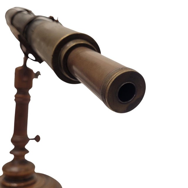 Tabletop refractor telescope, wood and leather, 20th century – France Elegant French tabletop refractor telescope from the...