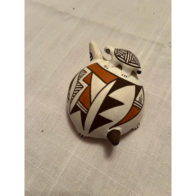 American 2000s Acoma “Turtle on Turtle” Southwest Pottery Hand Painted, Signed by Native Artisan R Leno, New Mexico, United States For Sale - Image 3 of 8