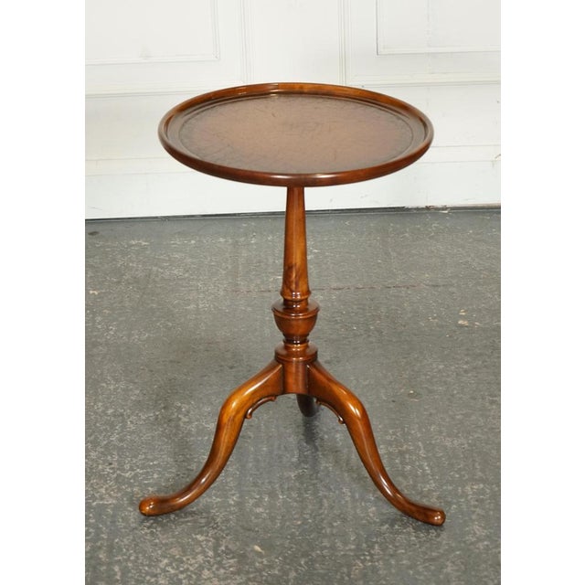 Vintage Theodore Alexander Brown Leather Top Side End Plant Stand Table. Measurements Height - 66 cm Diameter - 45 cm...
