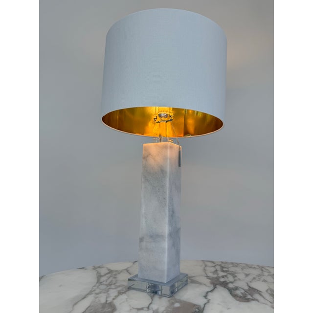 Contemporary Contemporary Modern Alabaster and Lucite Table Lamp For Sale - Image 3 of 11