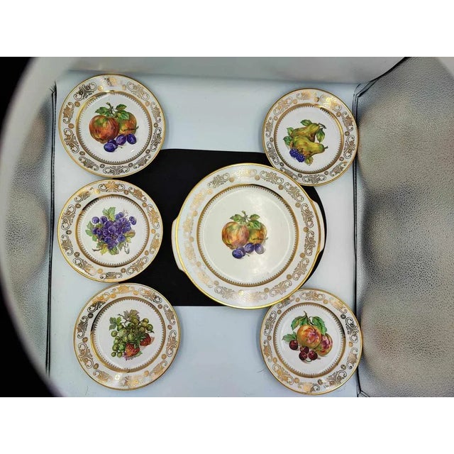 5 pieces of plates and a plate, Kahla, 1950s-60s, with fruit, dimensions: large platter, height 3.5 cm, diameter 28.5 cm....