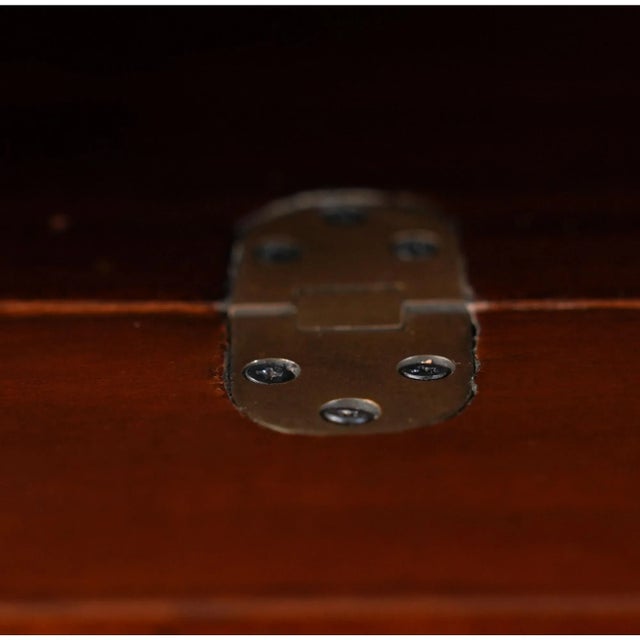 This Mahogany Credenza matches a number of other items in the Niagara Furniture office collection. The credenza utilizes...