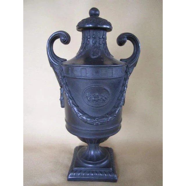 Neoclassical 18th Century Classical Wedgwood Black Basalt Urn Vase & Cover For Sale - Image 3 of 11