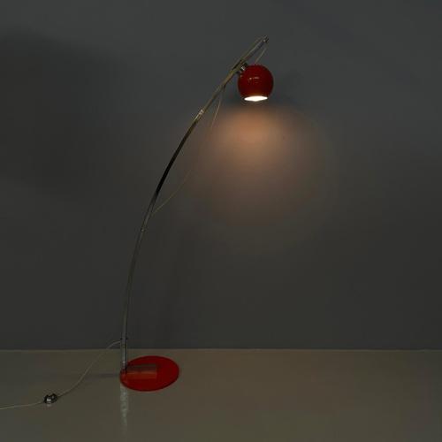 Italian space age Adjustable floor lamp in metal and orange metal, 1970s Vintage and fantastic floor lamp with spherical...