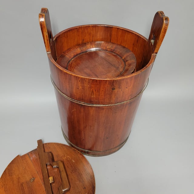 Early 20th Century Circa 1930 Japanese Wood Lidded Storage Bucket With 10 Plates For Sale - Image 5 of 10