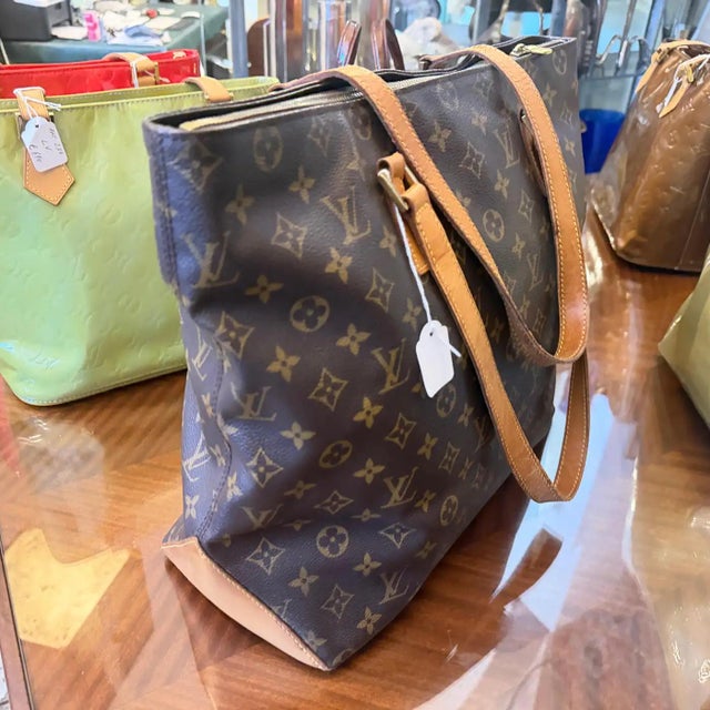 A 2000s Louis Vuitton Brown House's Signature Monogram Canvas Luco Tote Bag 8 For Sale - Image 10 of 17