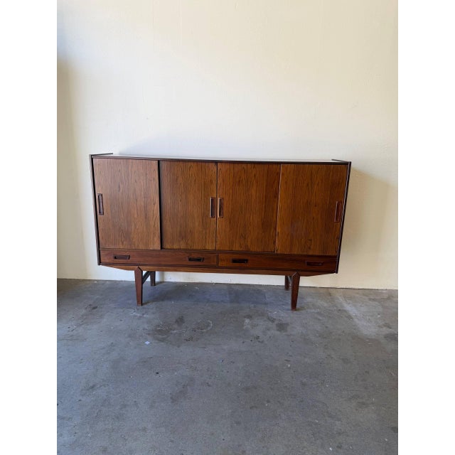Danish Mid Century Rosewood Credenza – Large Scandinavian Modern Sideboard 1960s For Sale - Image 4 of 10