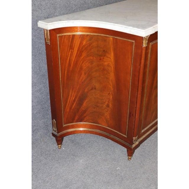 Early 20th Century Maison Jansen French Louis XVI Style Marble Top Commode – Bronze Ormolu & Mahogany Buffet For Sale In Dallas - Image 6 of 9