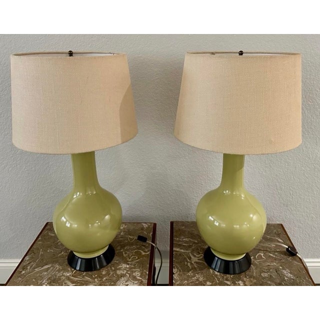 Mid-Century Modern 1940s Pair of MCM Designer Richard Lindley Melrose Place Celadon Porcelain Table Lamps For Sale - Image 3 of 13