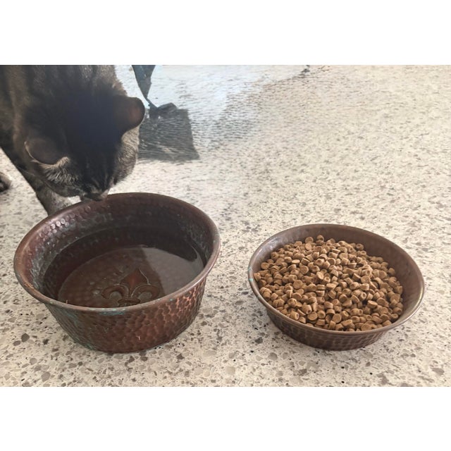 Vintage Solid Copper Hammered Pet Bowls – Dog or Cat Food & Water – Set of 2 For Sale - Image 11 of 12