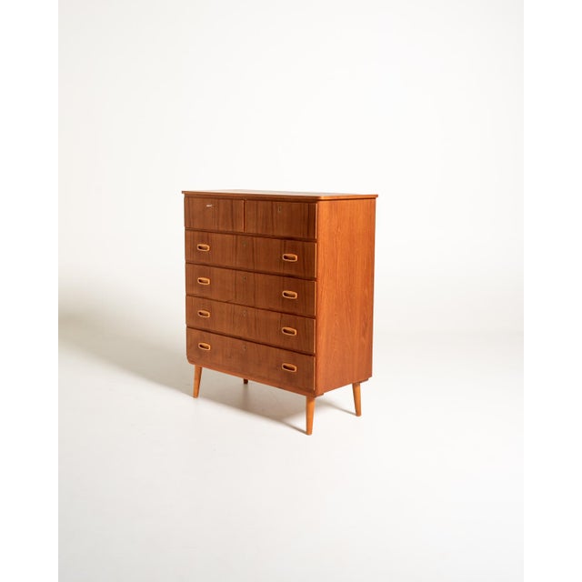 Scandinavian Teak Chest of Drawers with Oak Details, 1960s For Sale - Image 3 of 9