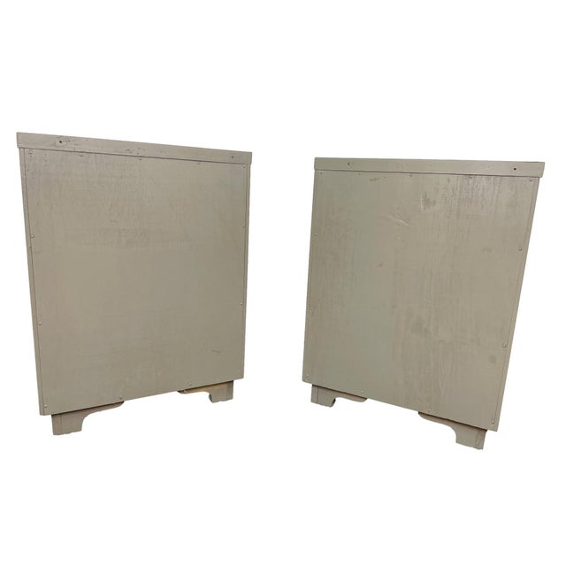 Pair of Restored American of Martinsville Chestnut Gray Lacquer Nightstands With Walnut Pulls, 1970s For Sale - Image 11 of 13