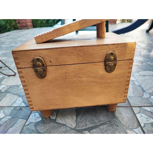 Stand, wooden shoe shine cabinet, vintage from the 1950s-60s, dimensions: height 29 cm, width 16 cm, depth 26.7 cm.
