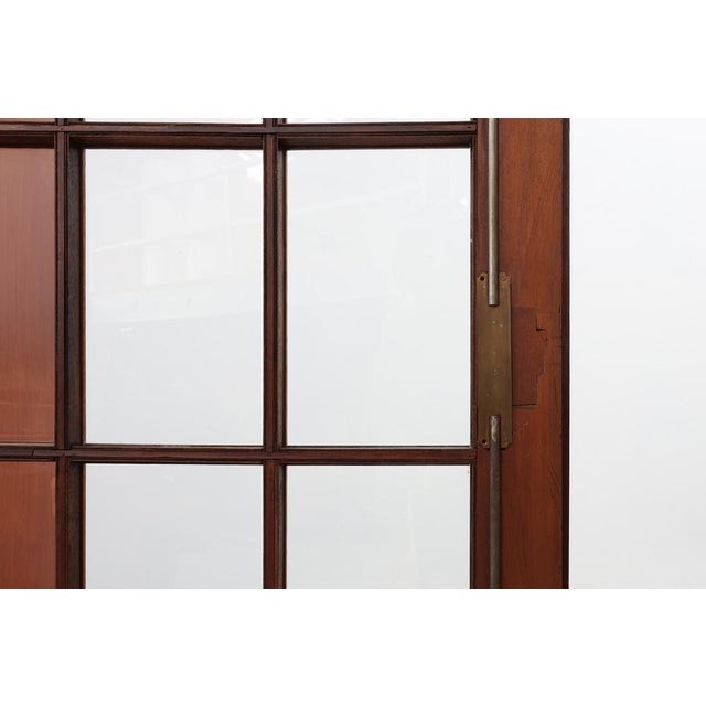 Antique William IV Style Walnut Display Cabinet, United Kingdom, 18th Century For Sale - Image 4 of 18