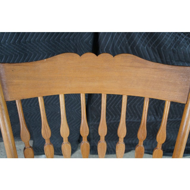 Antique Early 20th Century Windsor Style Oak Colonial Rocking Chair Rocker For Sale - Image 4 of 12