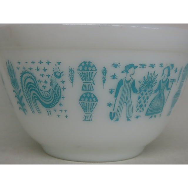White Mid Century Pyrex Amish Butterprint Mixing Bowl Farmhouse 4670b For Sale - Image 8 of 16