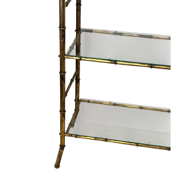 Mid 20th Century Hollywood Regency Gilt Faux Bamboo Étagère – Five-Tier Glass Shelf Display For Sale In New York - Image 6 of 10