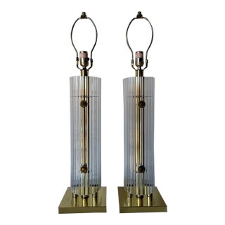 1980s Vintage Sciolari Style Brass & Clear Ribbed Lucite Table Lamps – Pair For Sale