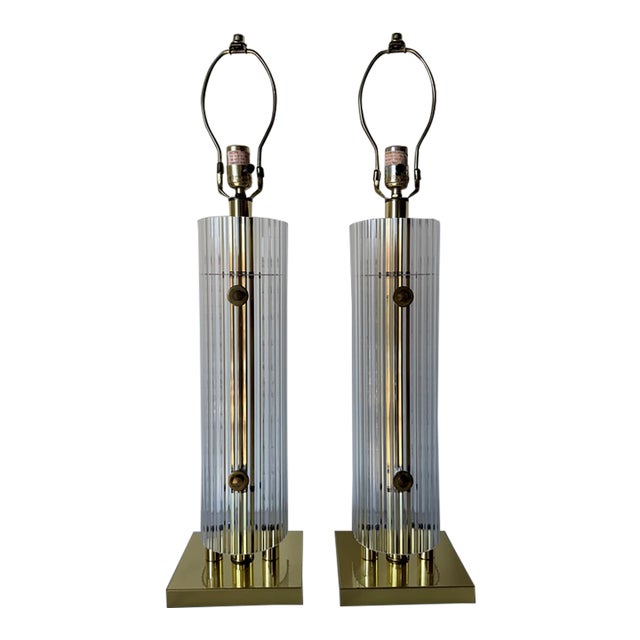 1980s Vintage Sciolari Style Brass & Clear Ribbed Lucite Table Lamps – Pair For Sale