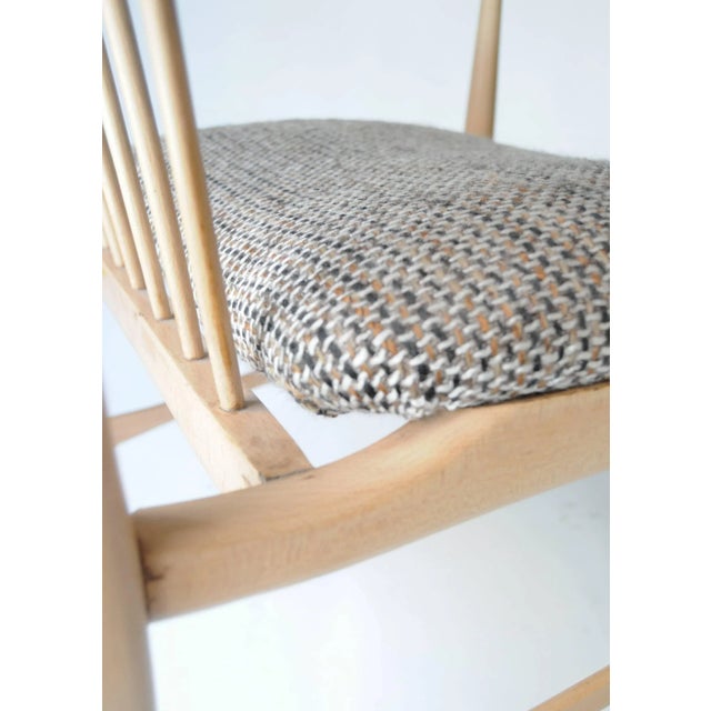 Mid-Century Modern Beige Beechwood Armchair, United States, 1950 For Sale - Image 6 of 7