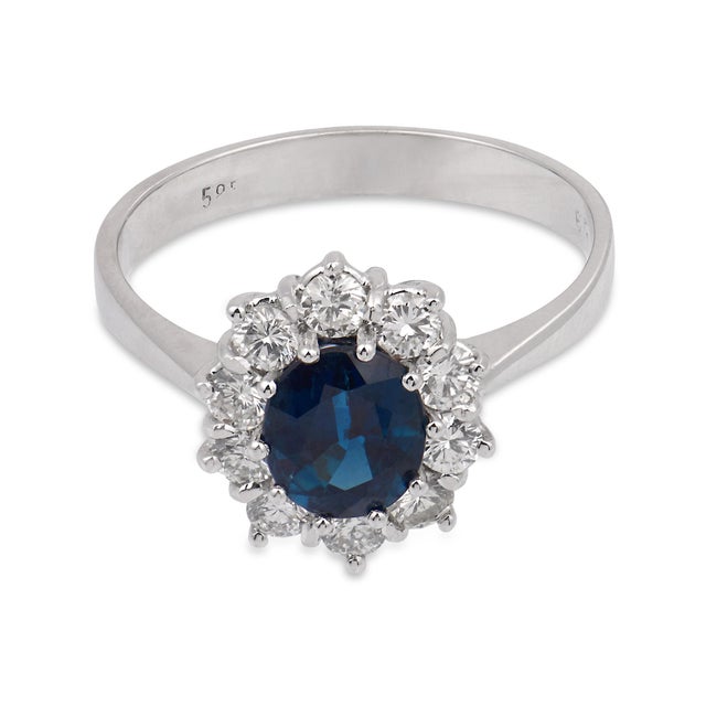 Contemporary Vintage 1.47 Carat Sapphire Diamond 14k White Gold Cluster Ring, Size 7.75 For Sale - Image 3 of 7