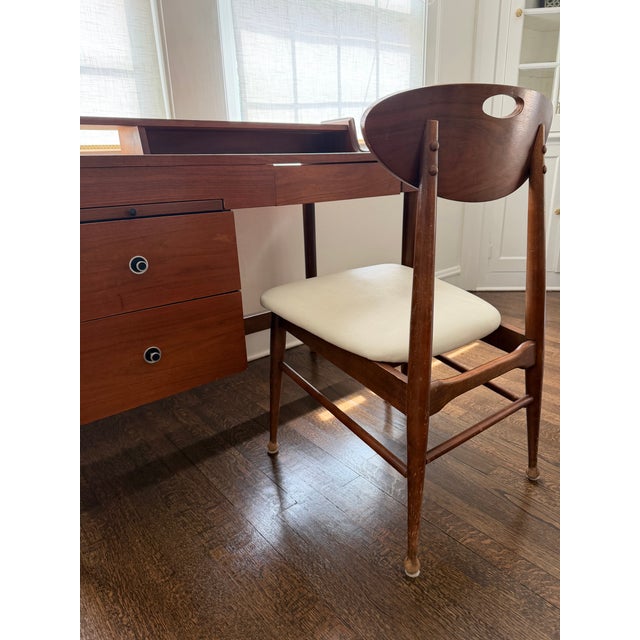 1950s Mainline by Hooker Mid Century Desk For Sale In Chicago - Image 6 of 6