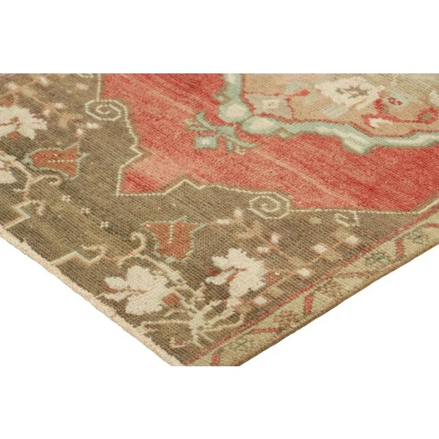 Vintage Turkish Rug in Pink & Cream With Colorful Floral Medallion | Rug & Kilim For Sale In New York - Image 6 of 7