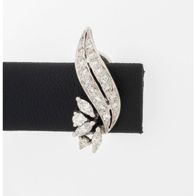 Contemporary 18k White Gold and Diamond Earrings For Sale - Image 3 of 5