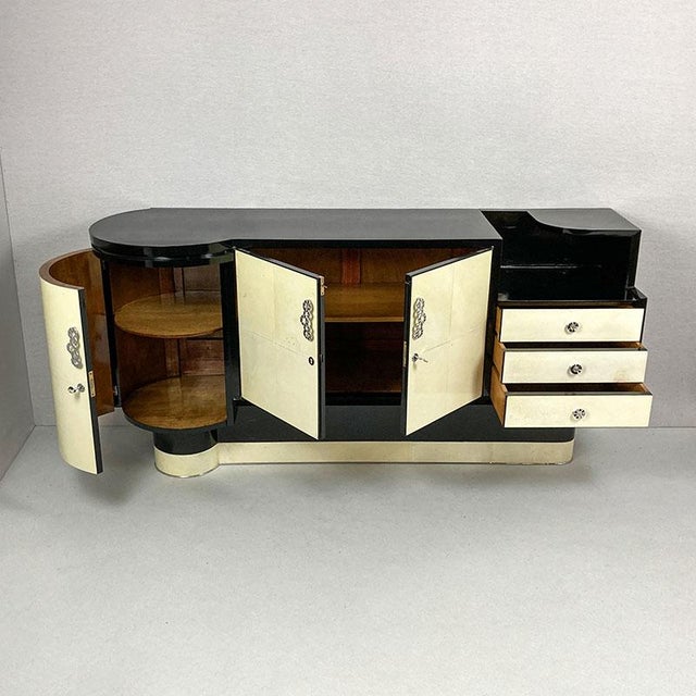 Art Deco Sideboard in Parchment and Black Lacquer, 1930s For Sale - Image 4 of 7