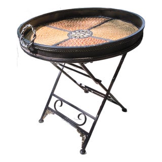 Vintage Hollywood Regency Woven Wicker and Wrought Iron Round Tray Table. For Sale