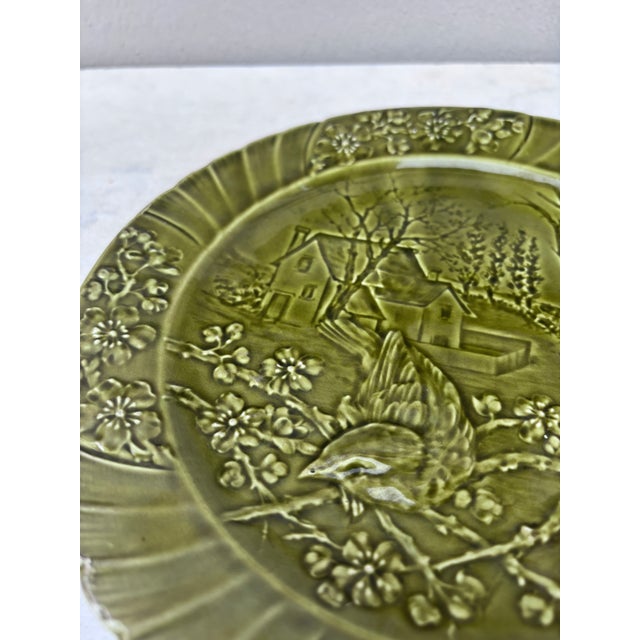 De Sarreguemines 19th Century Green Majolica Bird Plate Sarreguemines For Sale - Image 4 of 5