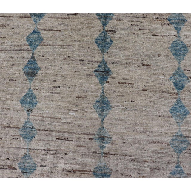 Casual Modern Rug in Creams and Blue Tones and Minimalist Design 5'9 X 9'3 For Sale - Image 9 of 13