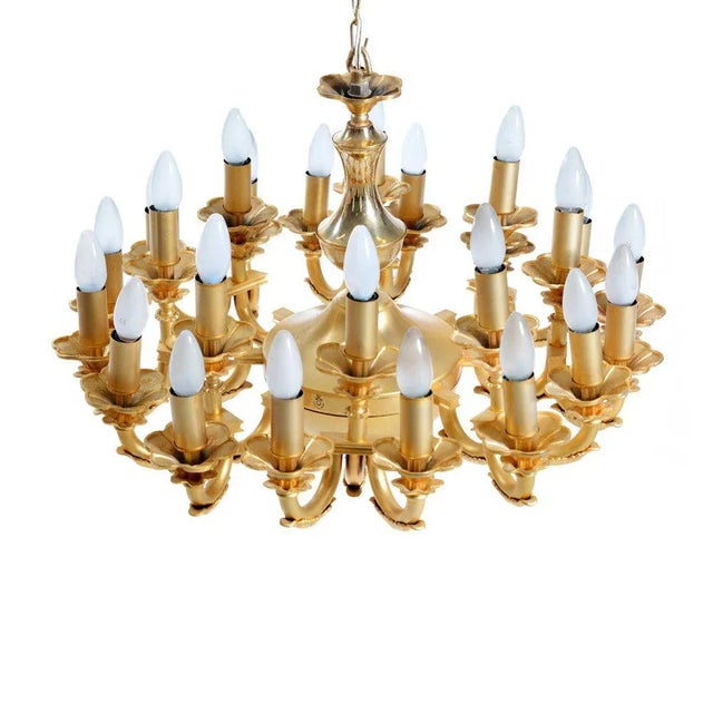 What a light! This brass chandelier has 24 light bulbs and is fully made of brass. Originally produced in the Middle East...