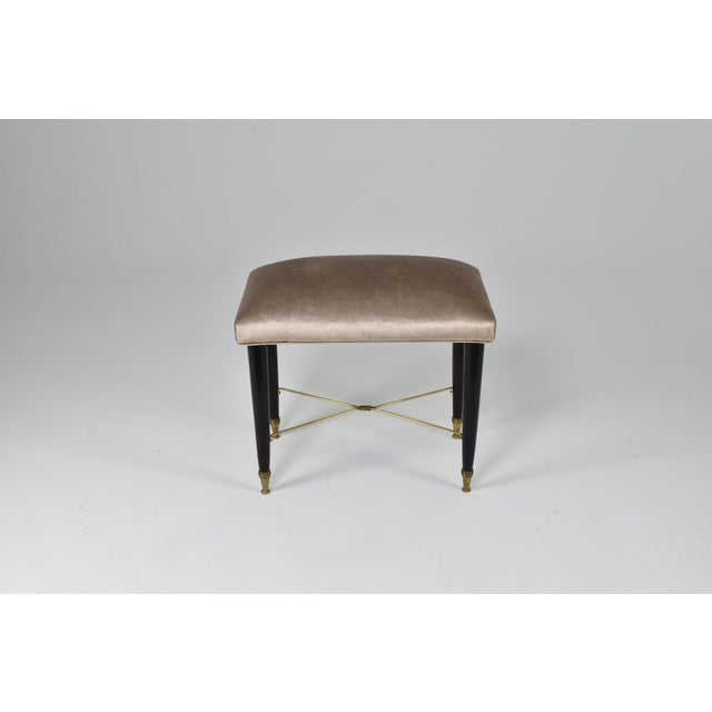 Italian 1950s Italian Piano Stool in Wood, Brass & Taupe Velvet For Sale - Image 3 of 9