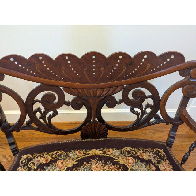 English Elegant Edwardian Settee For Sale - Image 3 of 8