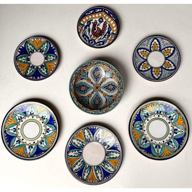 1950s Serving Pieces Ensemble Tunisian Platters + Moroccan Serving Bowl - Set of 7 For Sale - Image 18 of 18