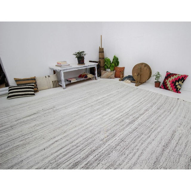 1960s Vintage Turkish Kilim Rug- 9′6″ × 11′9″ For Sale In Los Angeles - Image 6 of 7