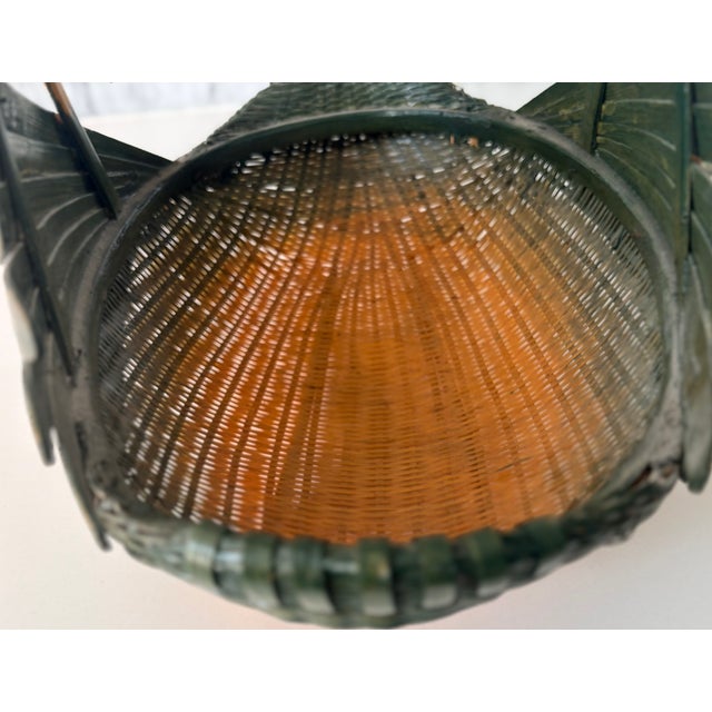 Vintage Chinese Green Folk Art Swan Hand-Woven Wicker Basket With Bamboo Handle For Sale - Image 9 of 13