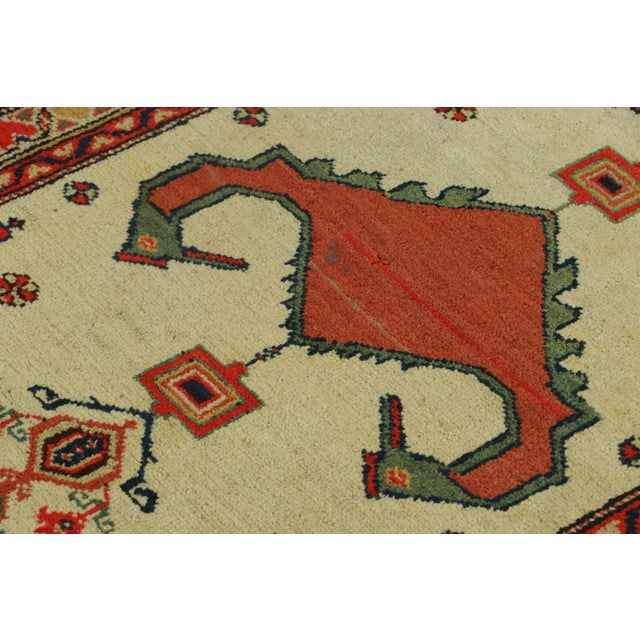 Late 18th Century Title: Antique Persian Serapi Rug, Beige With Red Geometric Medallion - Rug & Kilim For Sale - Image 5 of 7