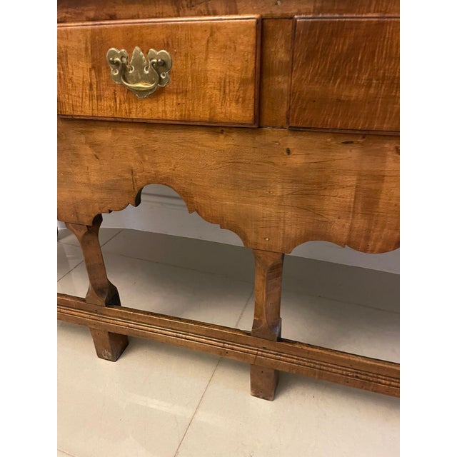 Brown American George III Maple Wood Dresser and Rack, 1740s For Sale - Image 8 of 16