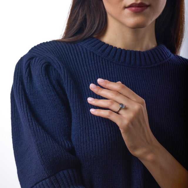 Vintage Gia 3.18 Carat No Heat Sapphire Platinum Ring, Size 5.5 For Sale - Image 4 of 7